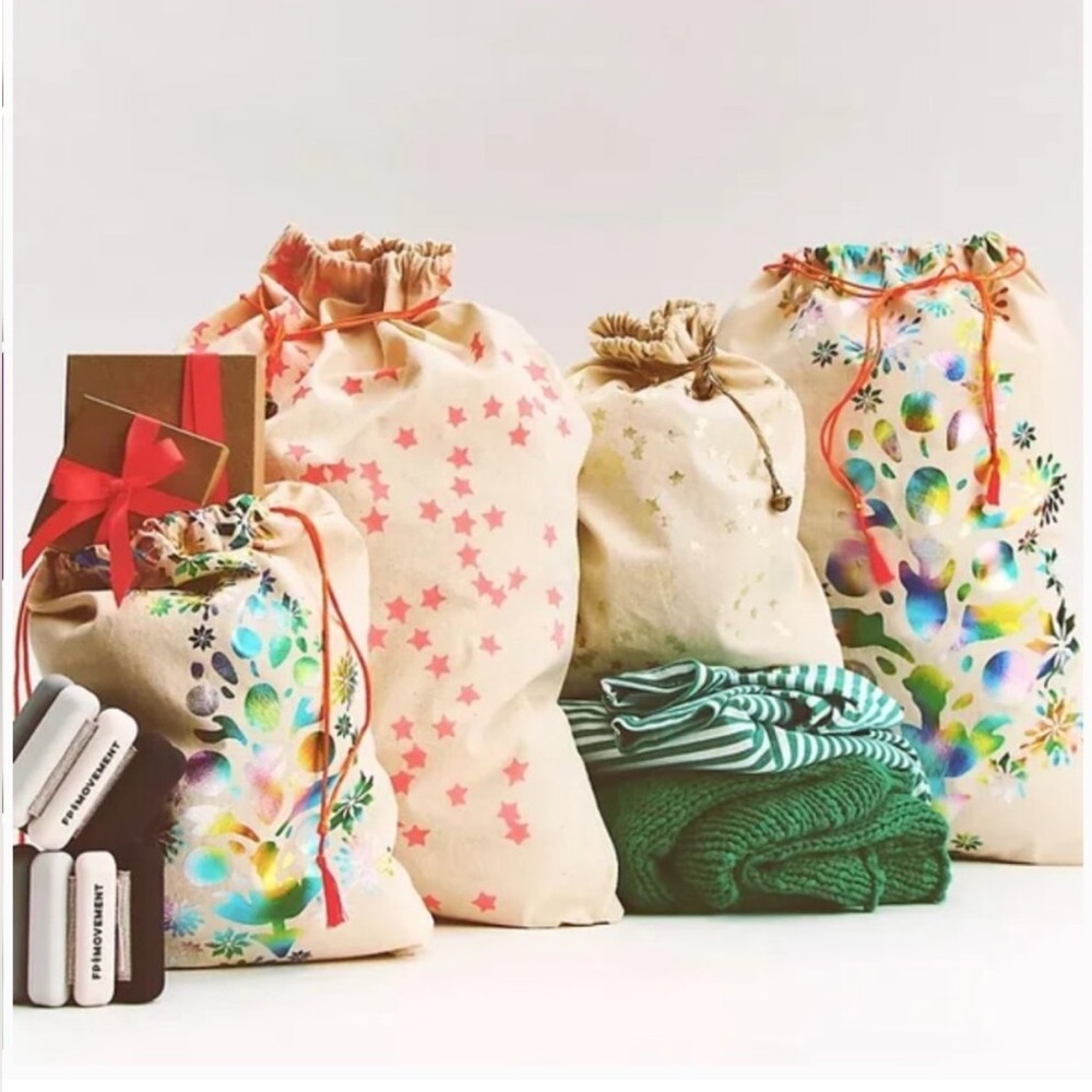 Free People Limited Edition Holiday Gift Bag Size Small Multi-Color Gift Sak New - Picture 2 of 6
